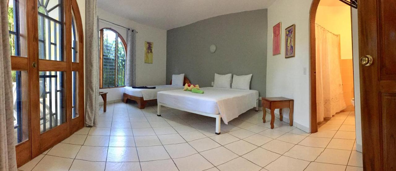 La Perlita Bed and Breakfast Jacó Exteriör bild